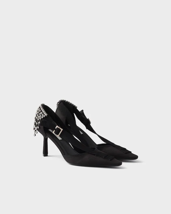 Canvas pumps with crystals