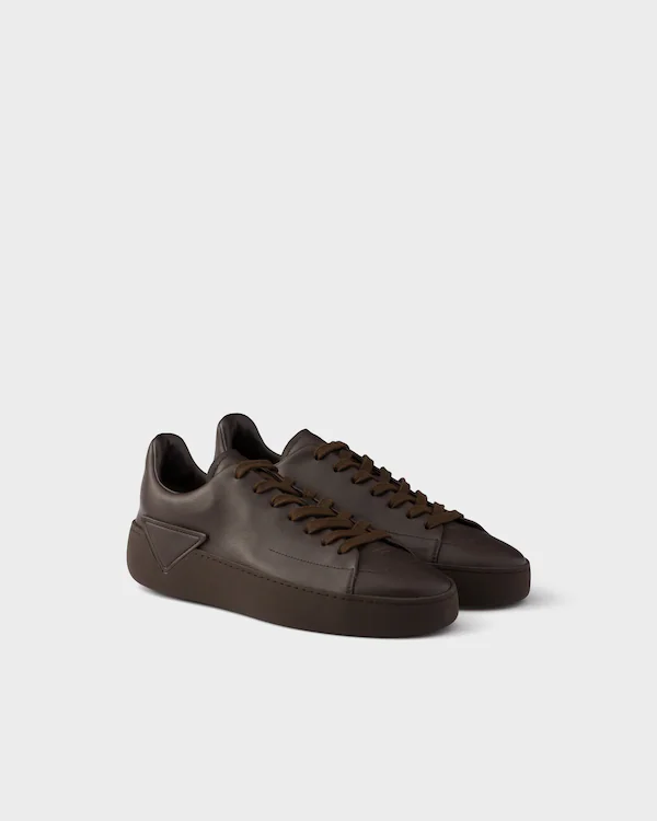 Court leather sneakers