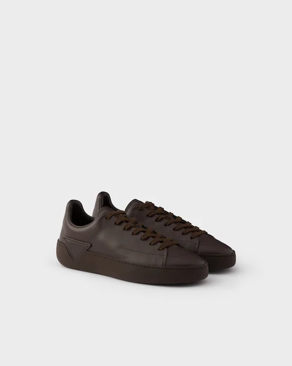Court leather sneakers